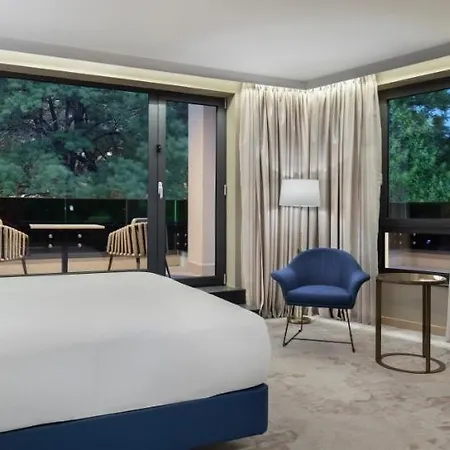 Doubletree By Hilton Center