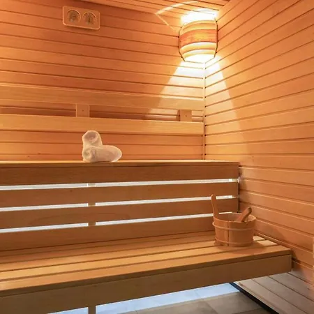 Doubletree By Hilton Center 4*