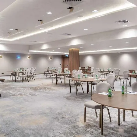 Doubletree By Hilton Center Hotel 4*