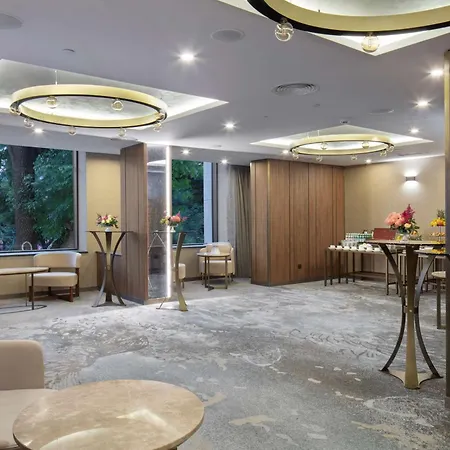 Doubletree By Hilton Center 4* 플로브디프