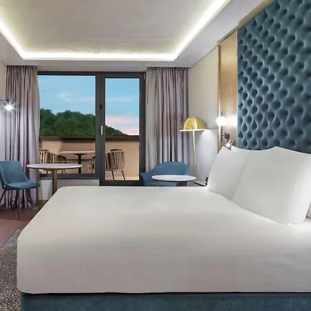 Hotel Doubletree By Hilton Center 4*