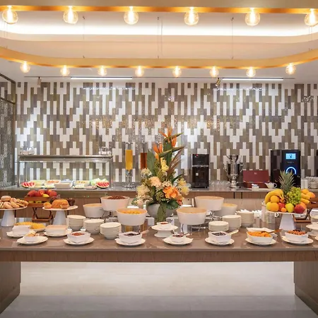 Hotel Doubletree By Hilton Center