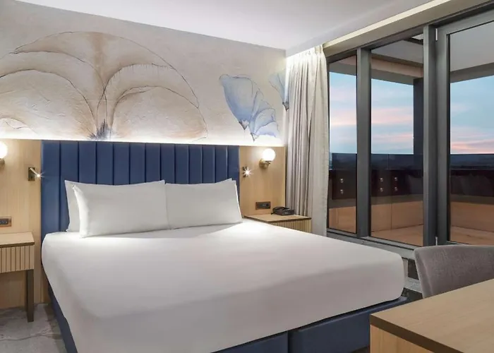 Doubletree By Hilton Center Hotel 4*