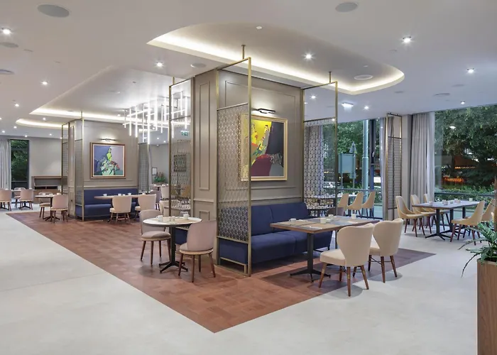 Doubletree By Hilton Center