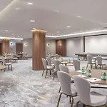 Отель Doubletree By Hilton Center