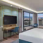 Doubletree By Hilton Center Hotel