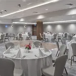 Doubletree By Hilton Center Hotel