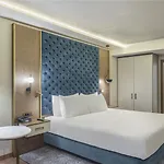 Отель Doubletree By Hilton Center