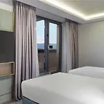 Отель Doubletree By Hilton Center