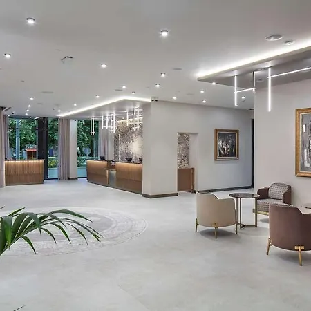 Doubletree By Hilton Center Hotel 4*