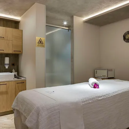 Doubletree By Hilton Center Ξενοδοχείο