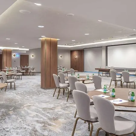 Doubletree By Hilton Center Hotel 4*