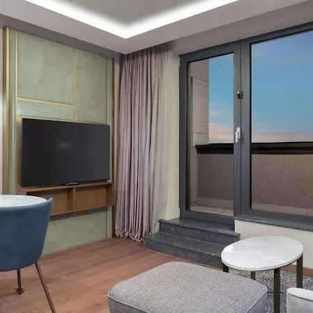 Doubletree By Hilton Center بلوفديف