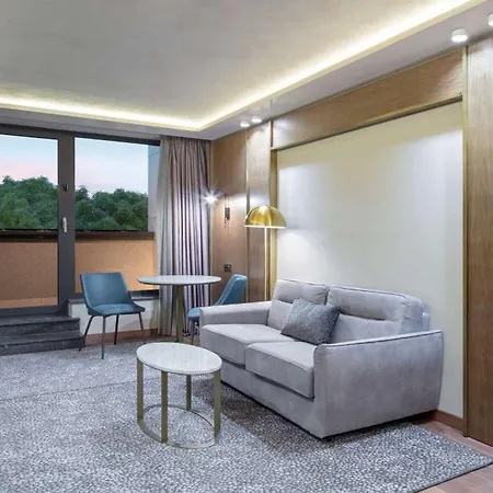 Doubletree By Hilton Center 4*