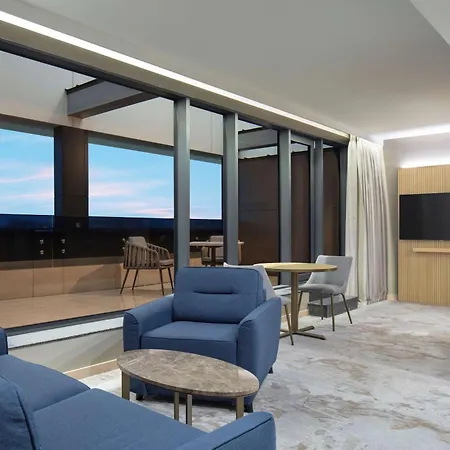 Doubletree By Hilton Center Отель Пловдив