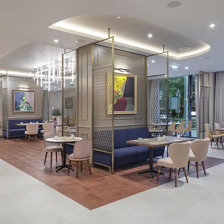 Doubletree By Hilton Center