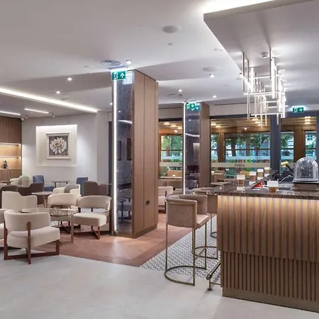 Doubletree By Hilton Center بلوفديف