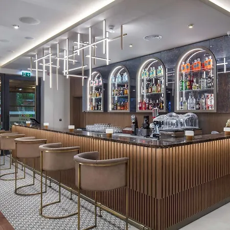 Doubletree By Hilton Center بلوفديف