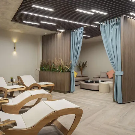 Doubletree By Hilton Center فندق 4*