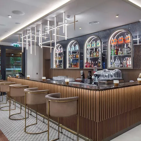 Doubletree By Hilton Center