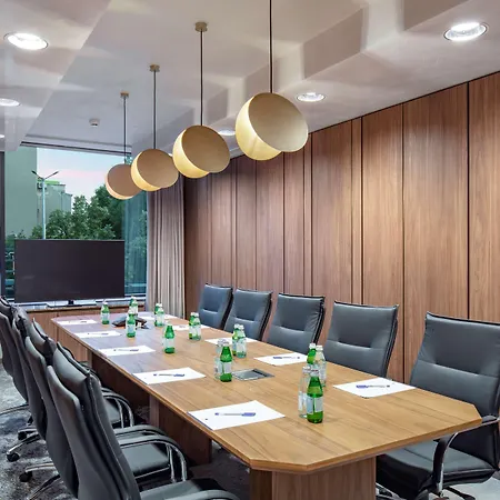 Doubletree By Hilton Center Hotel 4*