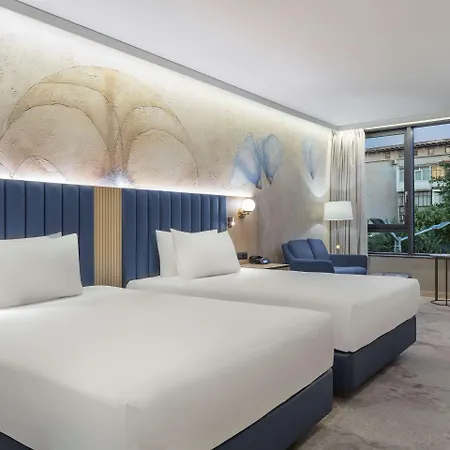 Doubletree By Hilton Center فندق بلوفديف