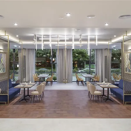 Doubletree By Hilton Center