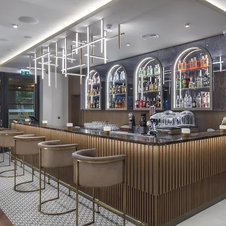 Hotel Doubletree By Hilton Center 4*