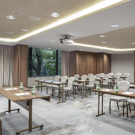 Doubletree By Hilton Center Пловдив