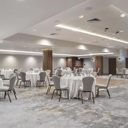 Doubletree By Hilton Center