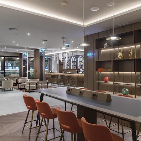 Doubletree By Hilton Center Ξενοδοχείο 4*